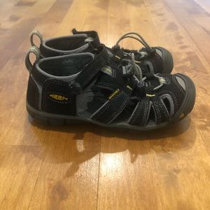 Kids’ KEEN sandals